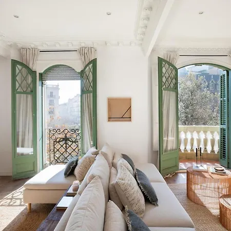 Tanah - 3 Bedrooms And Balcony In Eixample Dreta Barselona