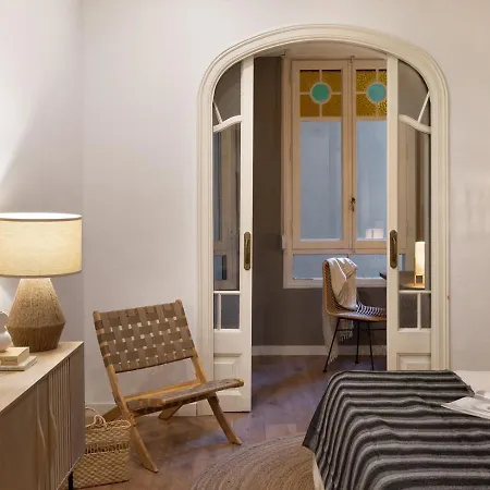 Tanah - 3 Bedrooms And Balcony In Eixample Dreta Daire Barselona