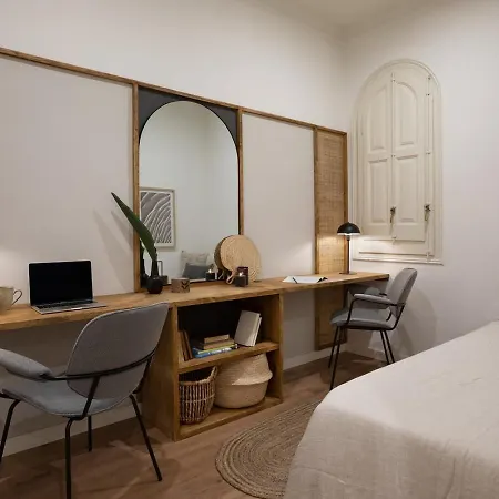 Tanah - 3 Bedrooms And Balcony In Eixample Dreta