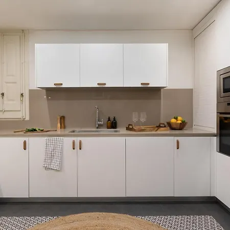 Tanah - 3 Bedrooms And Balcony In Eixample Dreta * Barcelona