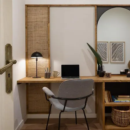 Tanah - 3 Bedrooms And Balcony In Eixample Dreta * Barcelona
